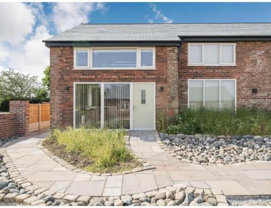 The Cottages At Ivy Farm By Charles Alexander Short Stay Lytham St Annes Eksteriør billede